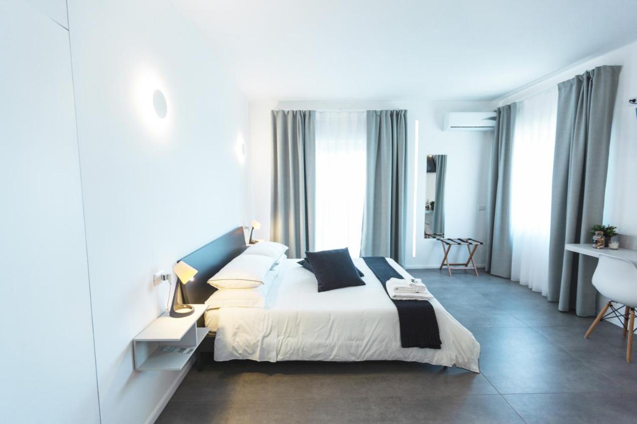 B&B A Due Passi Dal Mare Джеля Екстериор снимка
