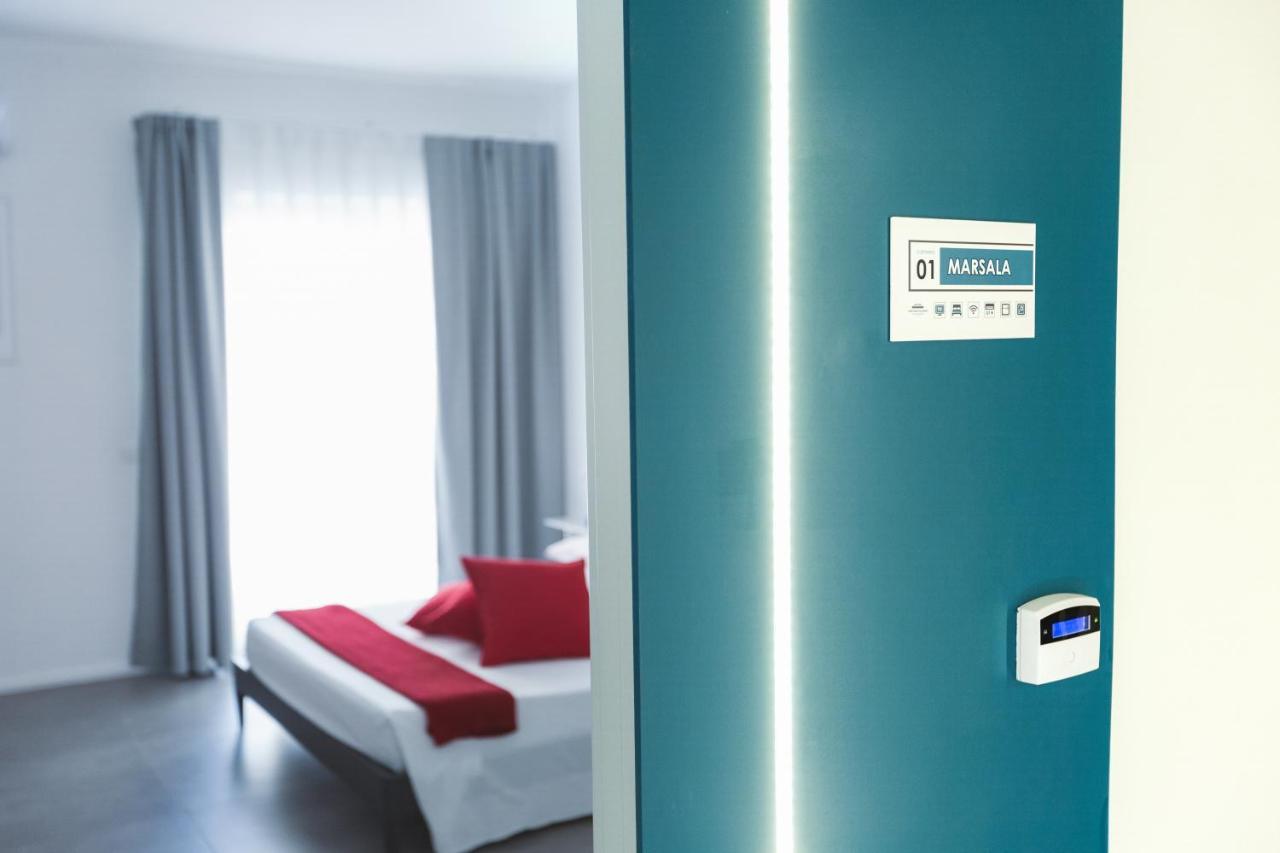 B&B A Due Passi Dal Mare Джеля Екстериор снимка